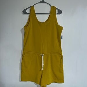 NWT Old navy women’s romper size Small. Mustard color